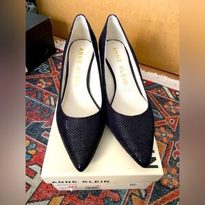 NWB: Anne Klein Iflex memory foam Heels Size 6.5 Black